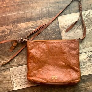 FRYE AND CO LEATHER CROSSBODY♥️♥️